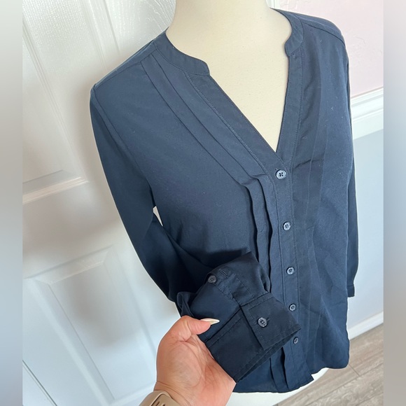 Banana Republic Classic Fit V-Neck Navy Blue Women’s Blouse Size SP - Picture 5 of 13